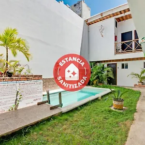 2* Hotel Oyo Jarro Café