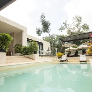 3* Bed and breakfast Xaha Suites&golf
